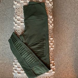 ALO Moto Leggings